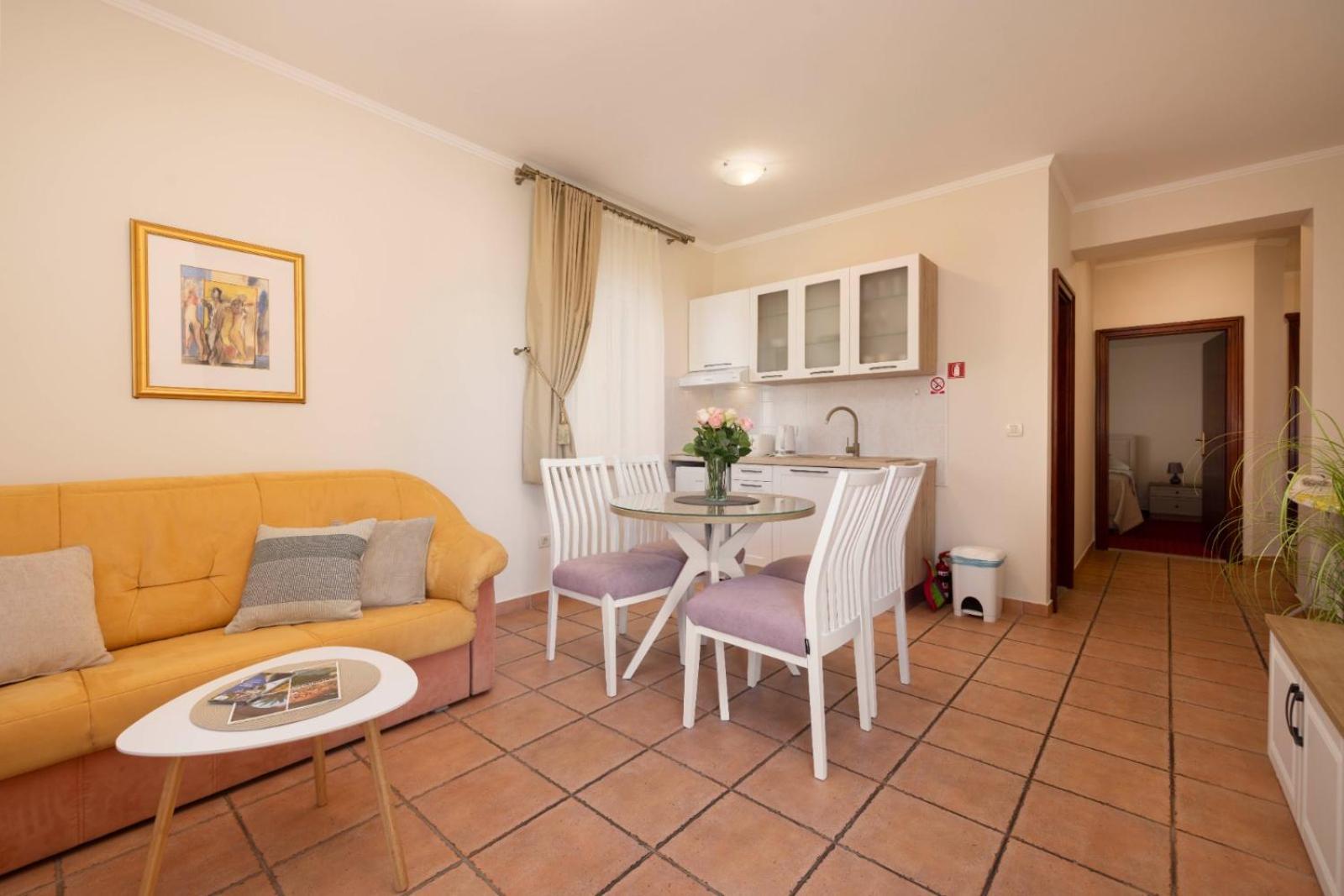פודגורה Aparthotel Villa Mozart מראה חיצוני תמונה